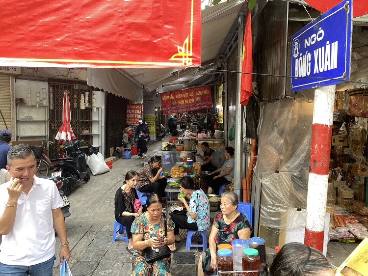 Narrow alleyways