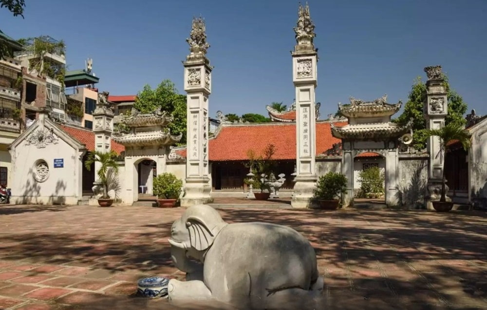 Tran Quoc Pagoda & Island Sanctuary