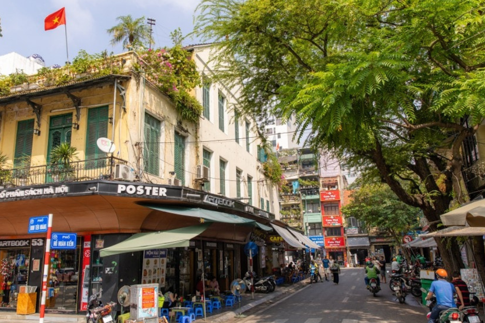 Slow Hanoi Café Corner & Hotel Drop-off